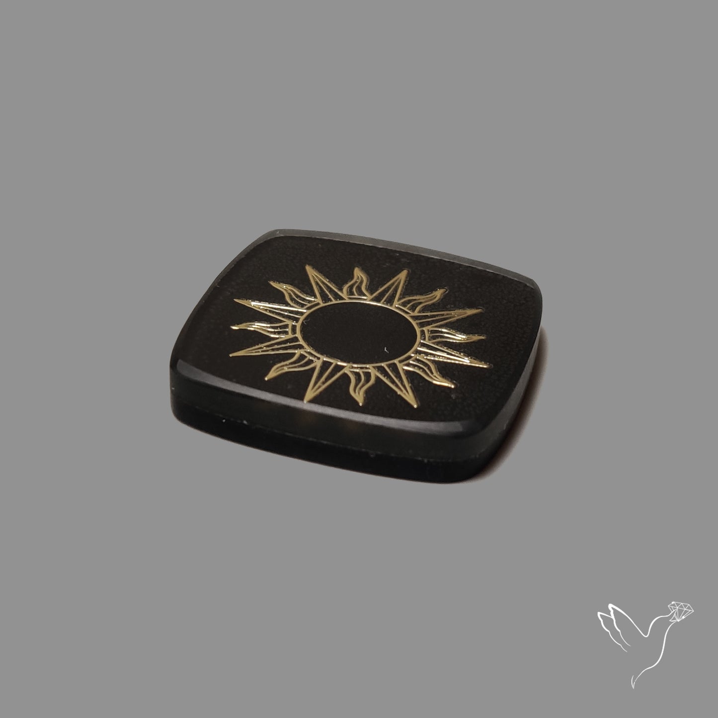 Gilded Metal Inlay in Onyx Doublet Sun