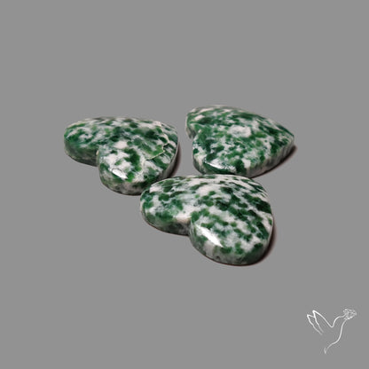 Chrome Diopside In Quartz Hearts Lot