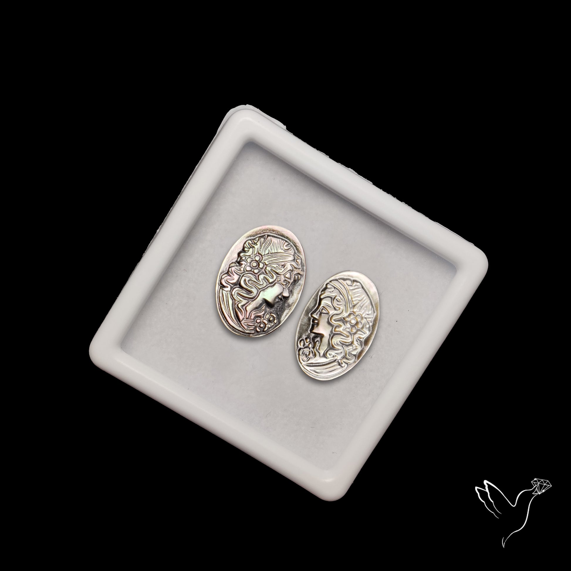 Tahitian Black Mother Of Pearl Woman Cameo Carving Pair