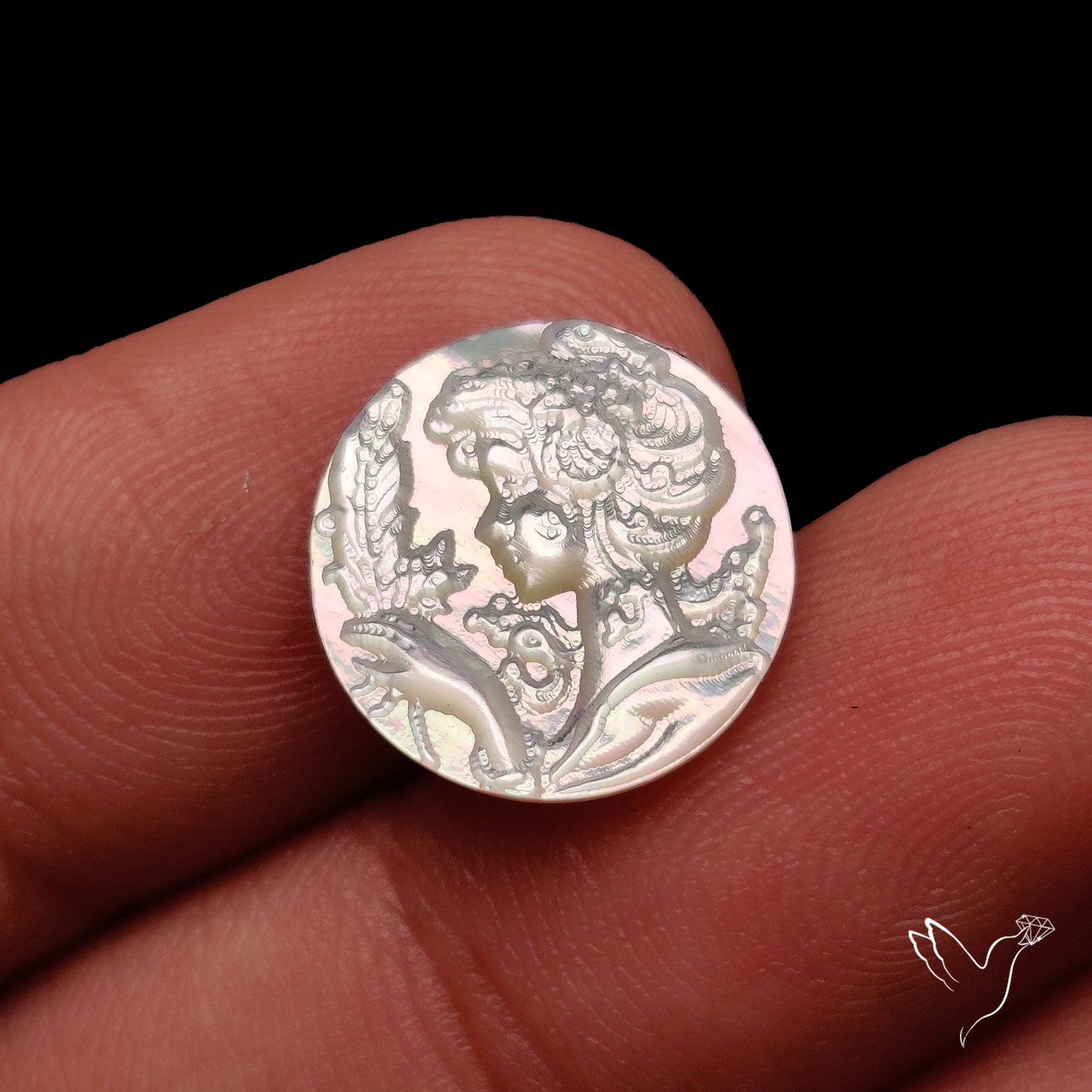 Mother Of Pearl Lady Cameo Carving Pair