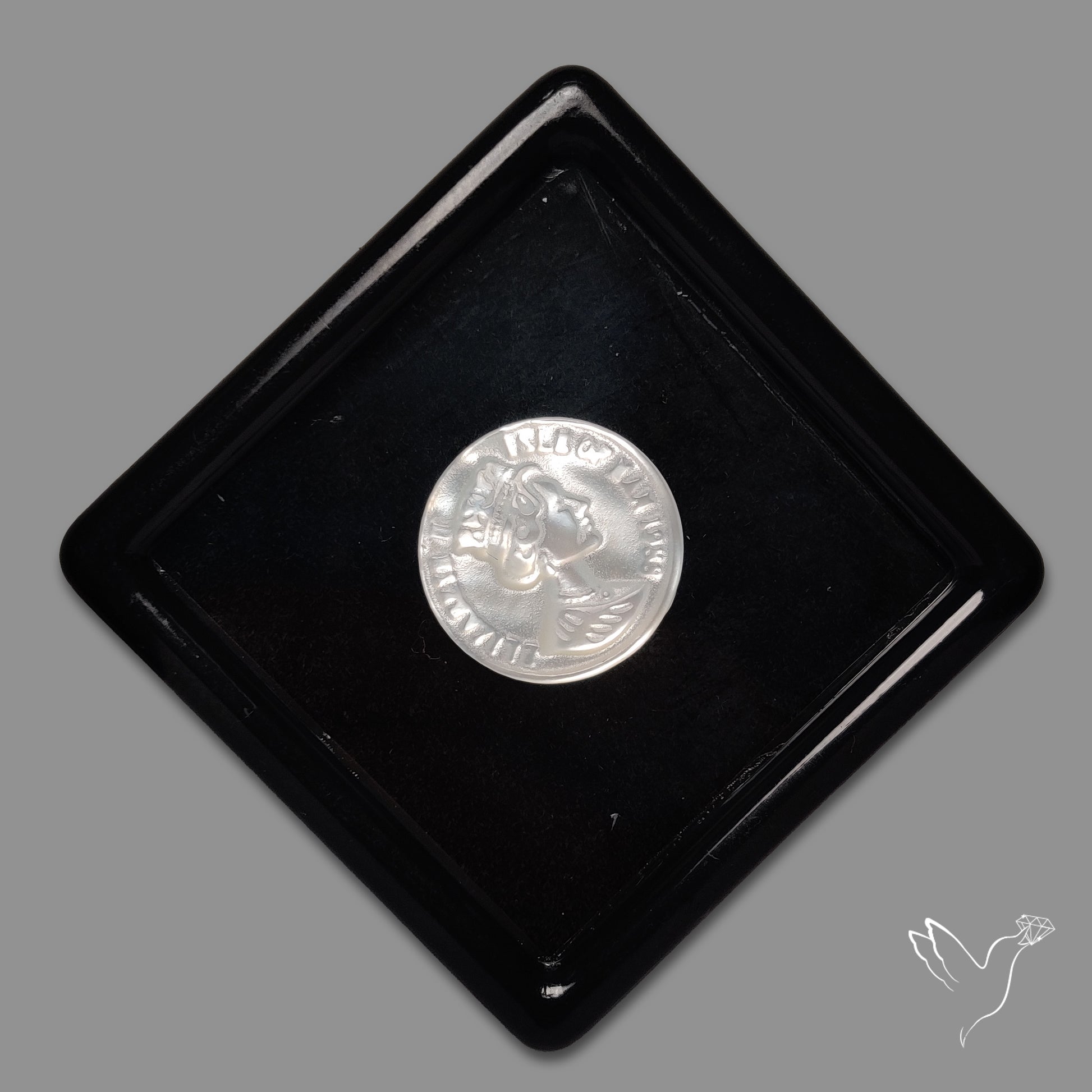 Mother Of Pearl Elizabeth Carving Pair