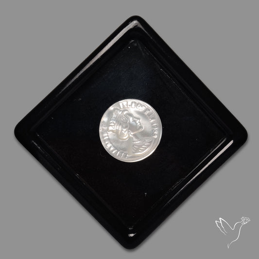 Mother Of Pearl Elizabeth Carving Pair