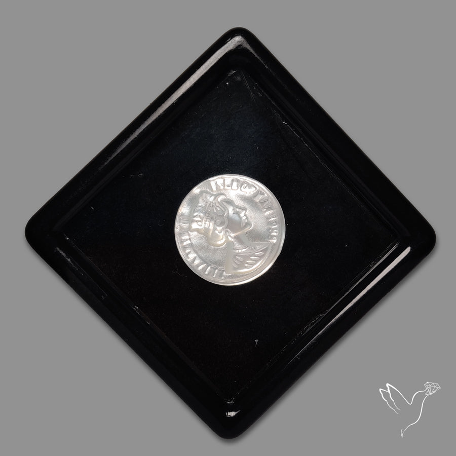 Mother Of Pearl Elizabeth Carving Pair