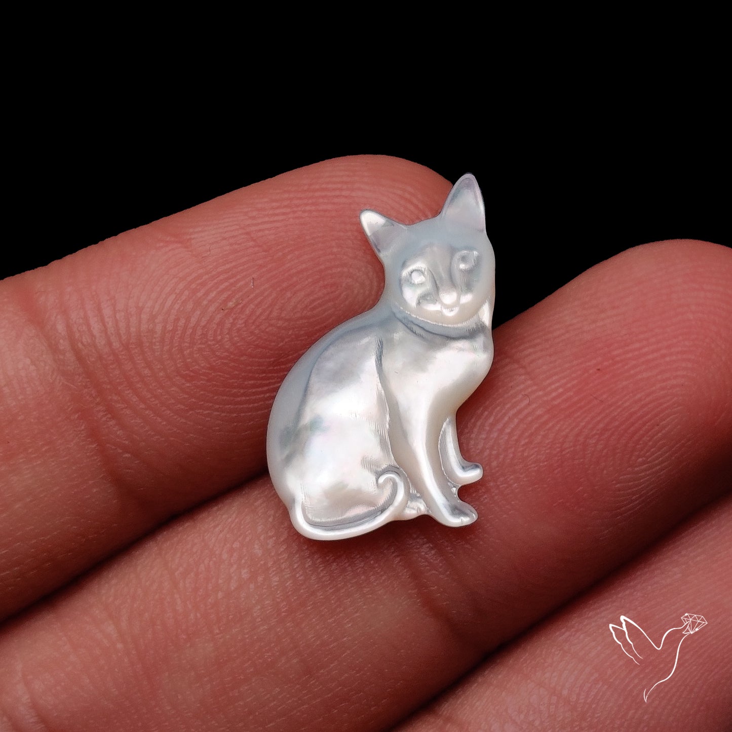 Mother Of Pearl Sitting Cat Carving