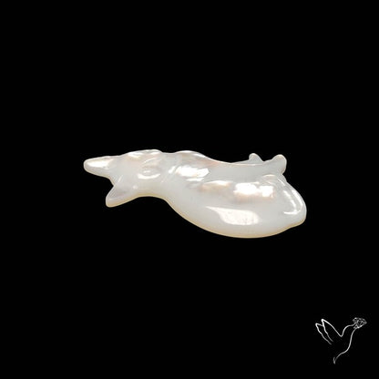 Mother Of Pearl Cat Carving