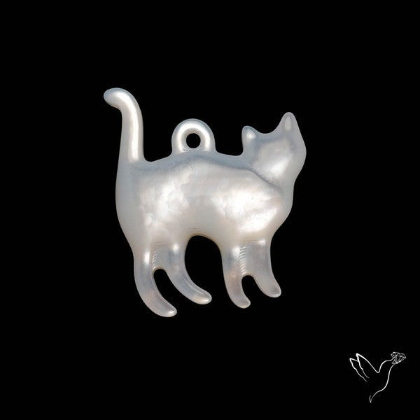 Mother Of Pearl Cat Carving