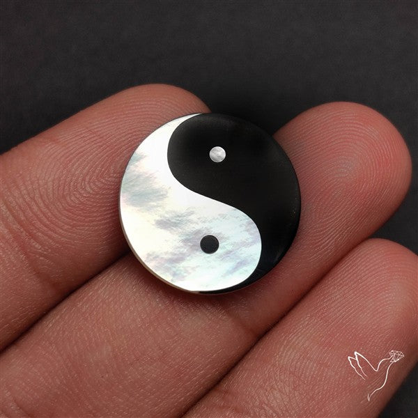 Mother Of Pearl Inlay Onyx Carving