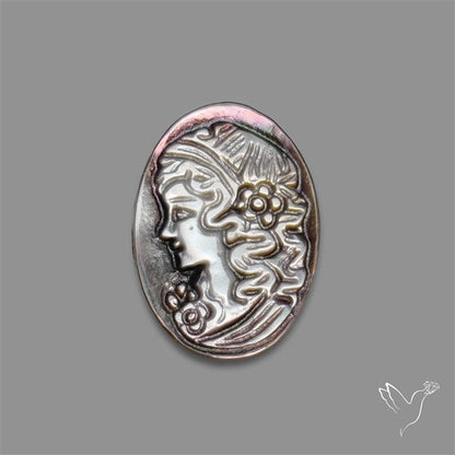 Tahitian Mother Of Pearl Cameo Carving