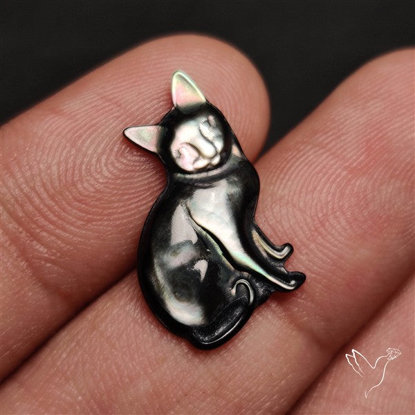 Tahitian Mother Of Pearl Cat Carving