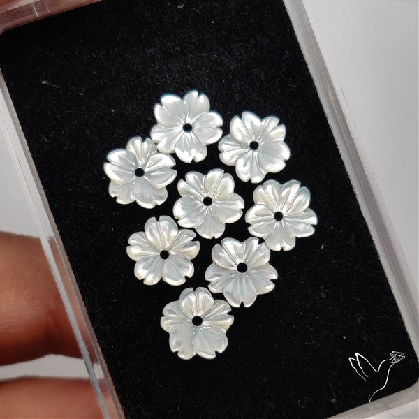 Small Mother Of Pearl Drilled Flowers Lot