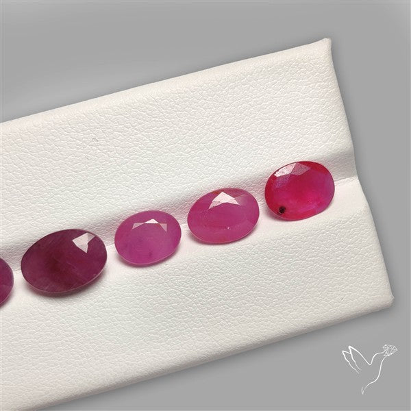 Chanthaburi Pink Sapphire Faceted Gemstone Set with Inclusion