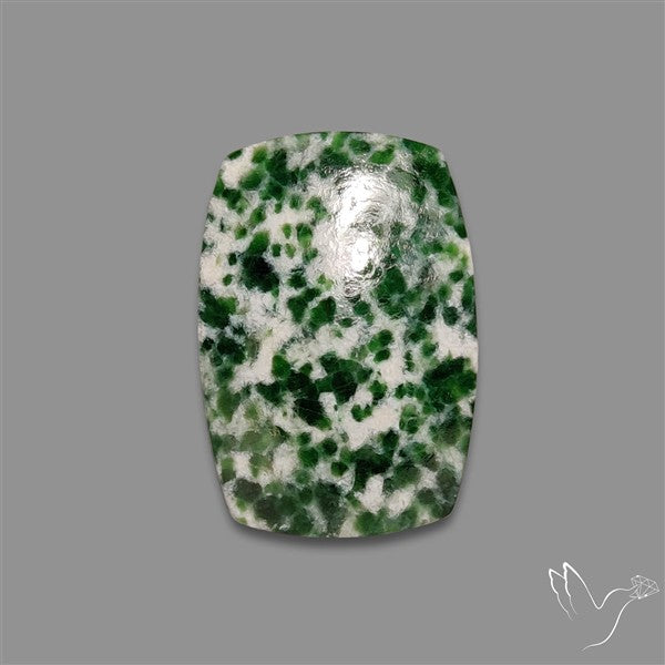Chrome Diopside In Quartz Cabochon