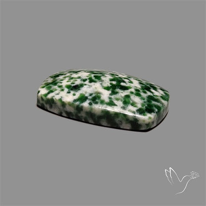 Chrome Diopside In Quartz Cabochon