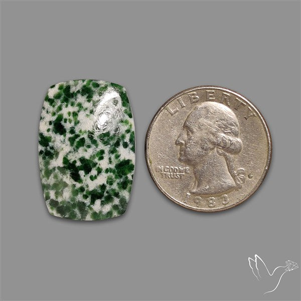 Chrome Diopside In Quartz Cabochon
