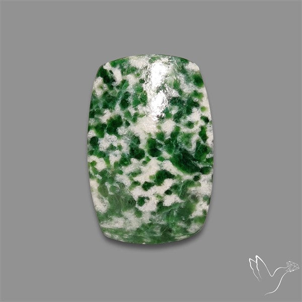 Chrome Diopside In Quartz Cabochon