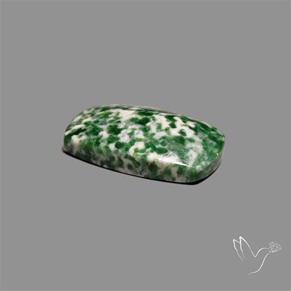 Chrome Diopside In Quartz Cabochon