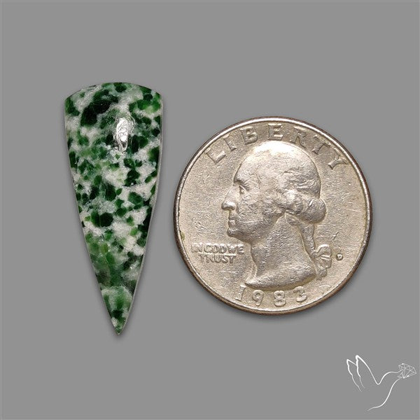 Chrome Diopside In Quartz Cabochon