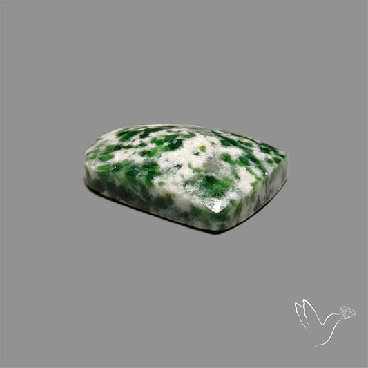 Chrome Diopside In Quartz Cabochon