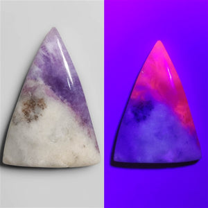 Rare Hackmanite (Fluorescent)