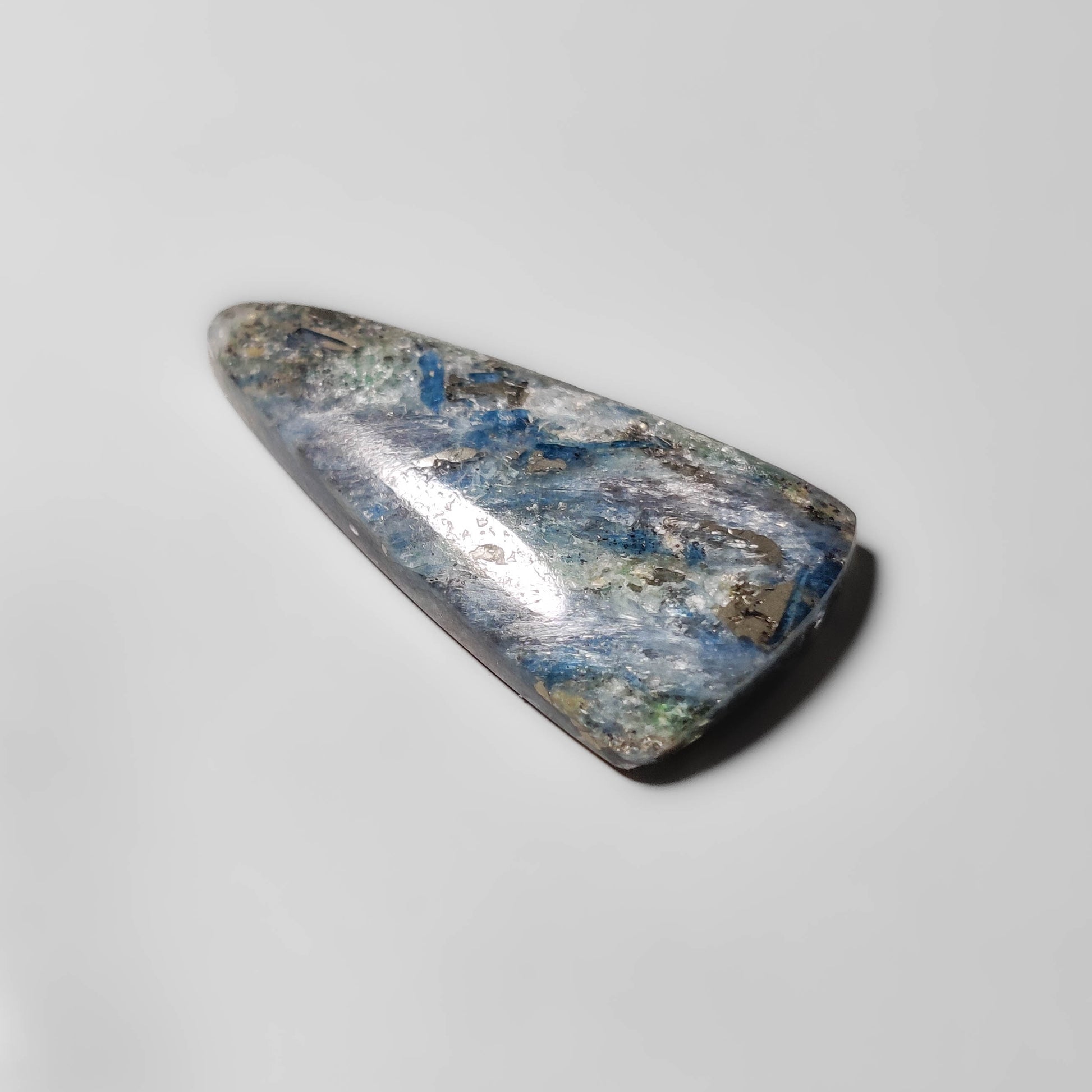 Kyanite|Pyrite
